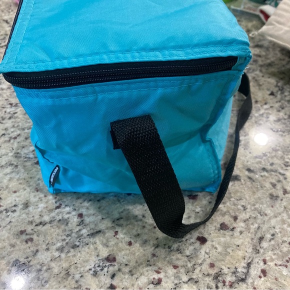 Preowned Koozie blue lunch bag with a Narwhal “Inspire Imagine Innovate” EUC - Picture 2 of 9